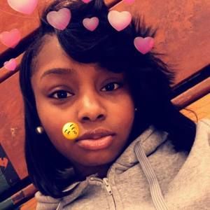 Meet your Posher, Janyia